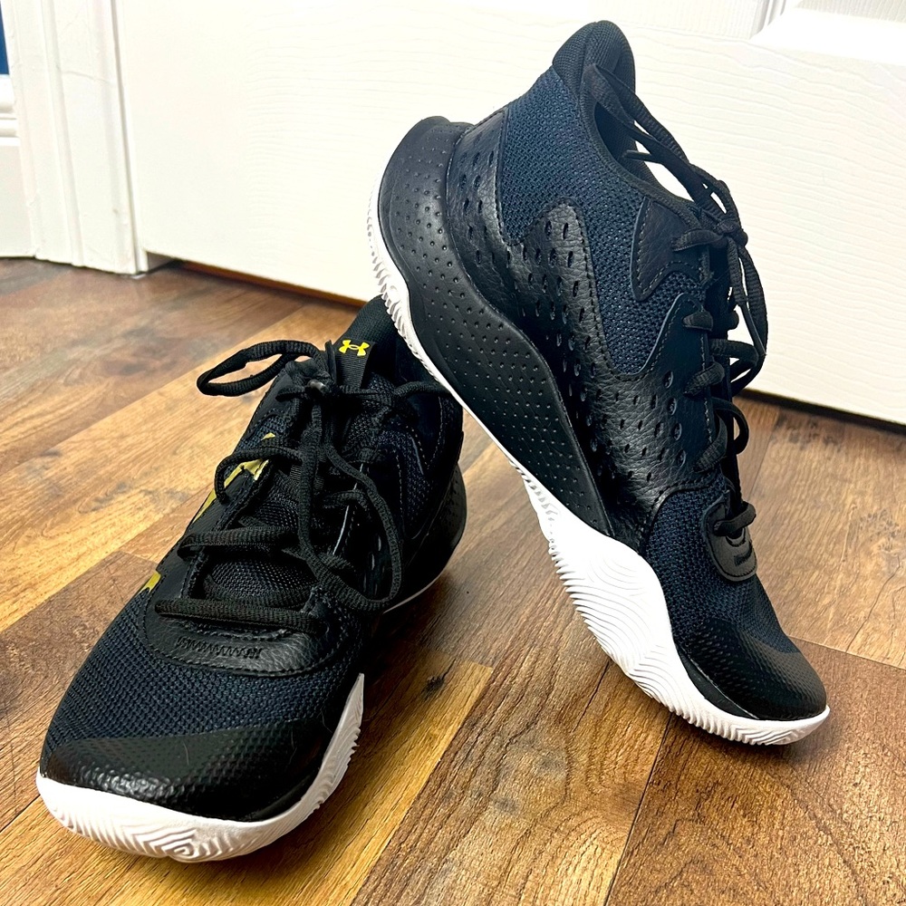 Unisex Jet '23 Basketball Shoes by Under Armor - Size 9.5 (Men’s)